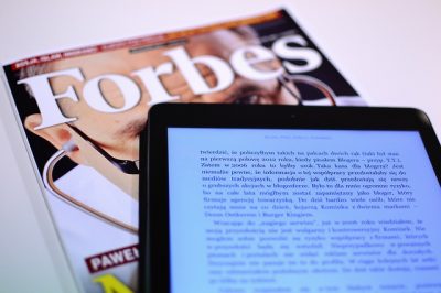Amazon Launches Two New Kindle e-Readers